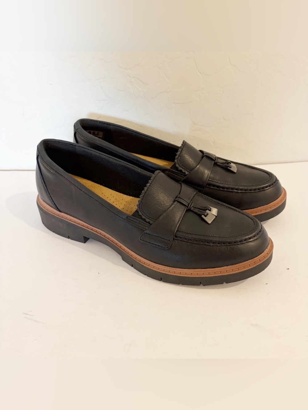 NWOB Clarks Collection Westlynn Bella Black Leather Slip On Loafer Size 9M